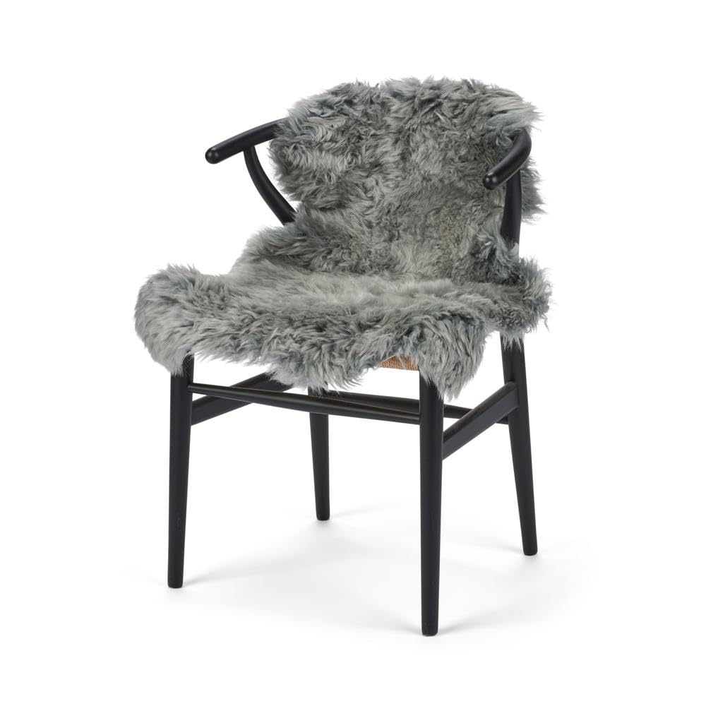 Nordic Sheep Lammfell Langhaar Fellteppich 90x60 cm, Hellgrau | Echtes Lammfell, jedes Stück ein Unikat der Natur, ideal für Sofa, Stuhl & Esstisch, viele Farben