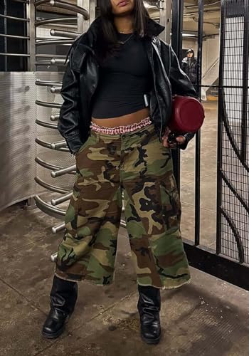 Image of Women's Barrel Camo Pants High Waisted Wide Leg Peated Palazzo Camouflage Capris Baggy Y2k Army Fatigue Trousers