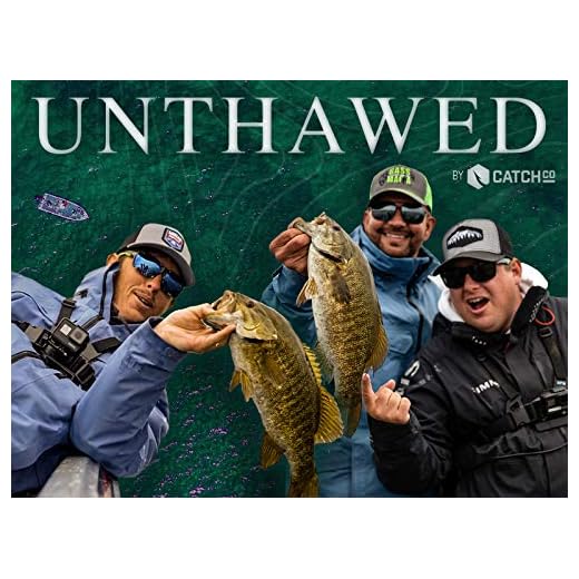 Sight Fishing Bass in Clear Water | Fishing Lake Michigan