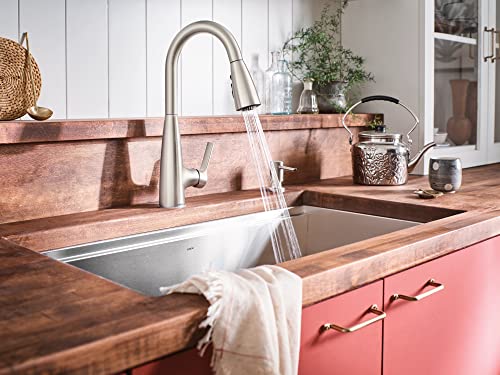 Moen 87627SRS Haelyn Torneira de cozinha com pulverizador de puxar para baixo com reflexo e limpeza
