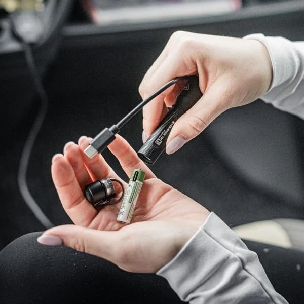 Ledlenser P3R 第四世代 ハンドライト 充電式 200ルーメン USB-C パワフル 130m照射 フォーカス機能 LED コンパクトライト 生活防水 長持ち 8時間照射, 軽量41g 登録で7年 2025年9月発売 信頼のドイツブランド レッ Amazon.co.jp: Ledlenser P3R 第四世代 ハンドライト 充電式 200