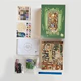 STRUCWOOD LED Book Nook DIY Miniaturowy domek dla lalek Puzzle 3D Drewniane osłony na książki Zabawka dla nastolatków - Model prezentowy Dekoracja pokoju - Ogród Book Nook dla dorosłych