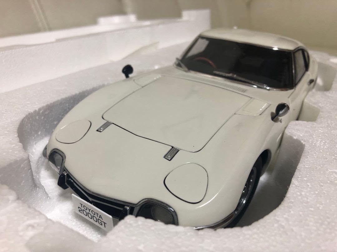 Amazon.co.jp: 118 オートアート トヨタ2000GT 白 ミレニアム : おもちゃ
