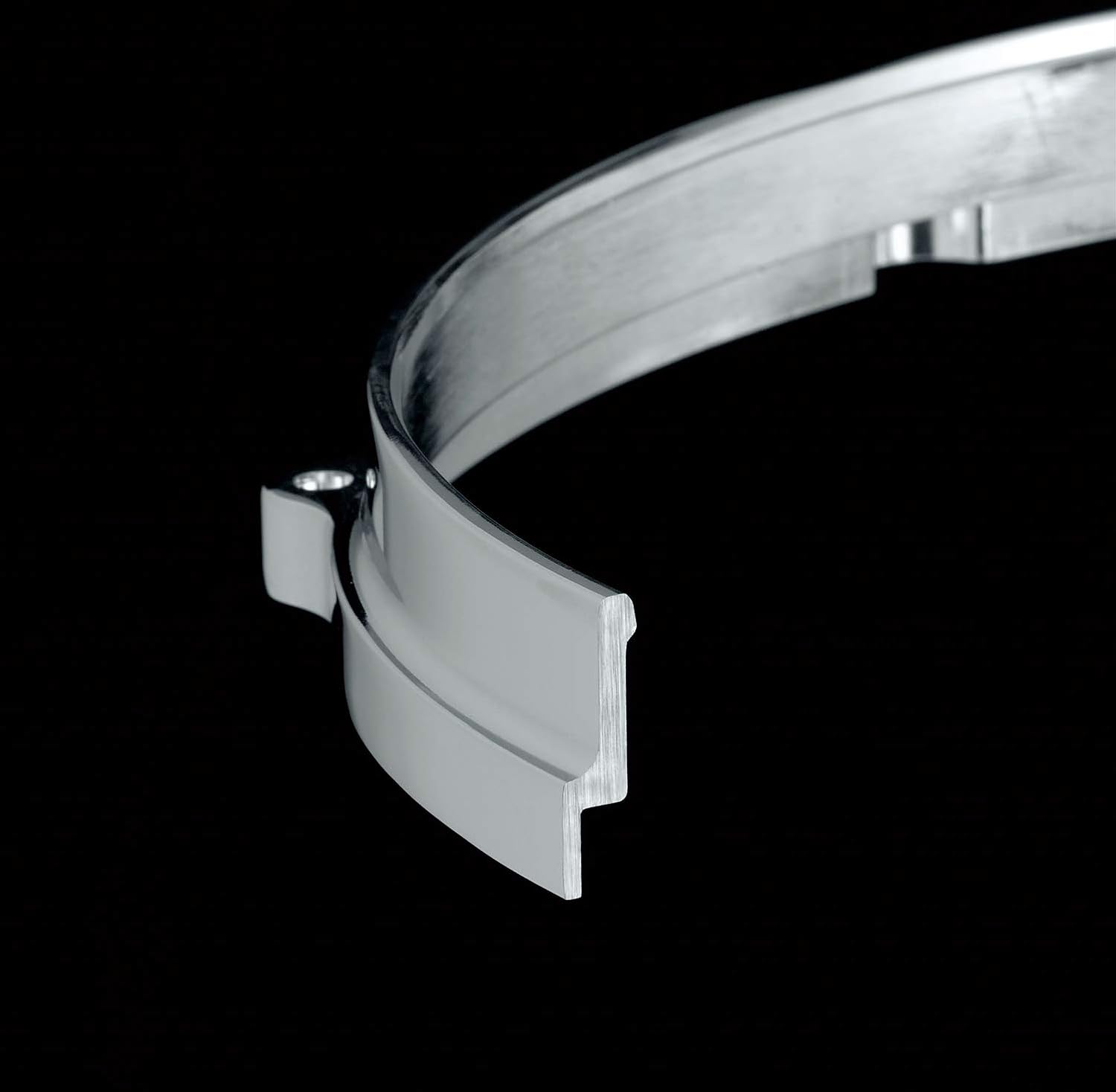 Tama MDH14-10 Die-Cast Snare Drum Hoop 14" 10 Hole Batter Side Replacement Rim, Chrome - Image 4