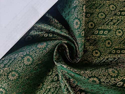 Tissu brocart vert BRO865 d'une largeur de 111,8 cm idéal pour votre décoration de table