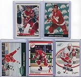 Steve Yzerman Detroit Red Wings Assorted Hockey Cards 5 Card Lot