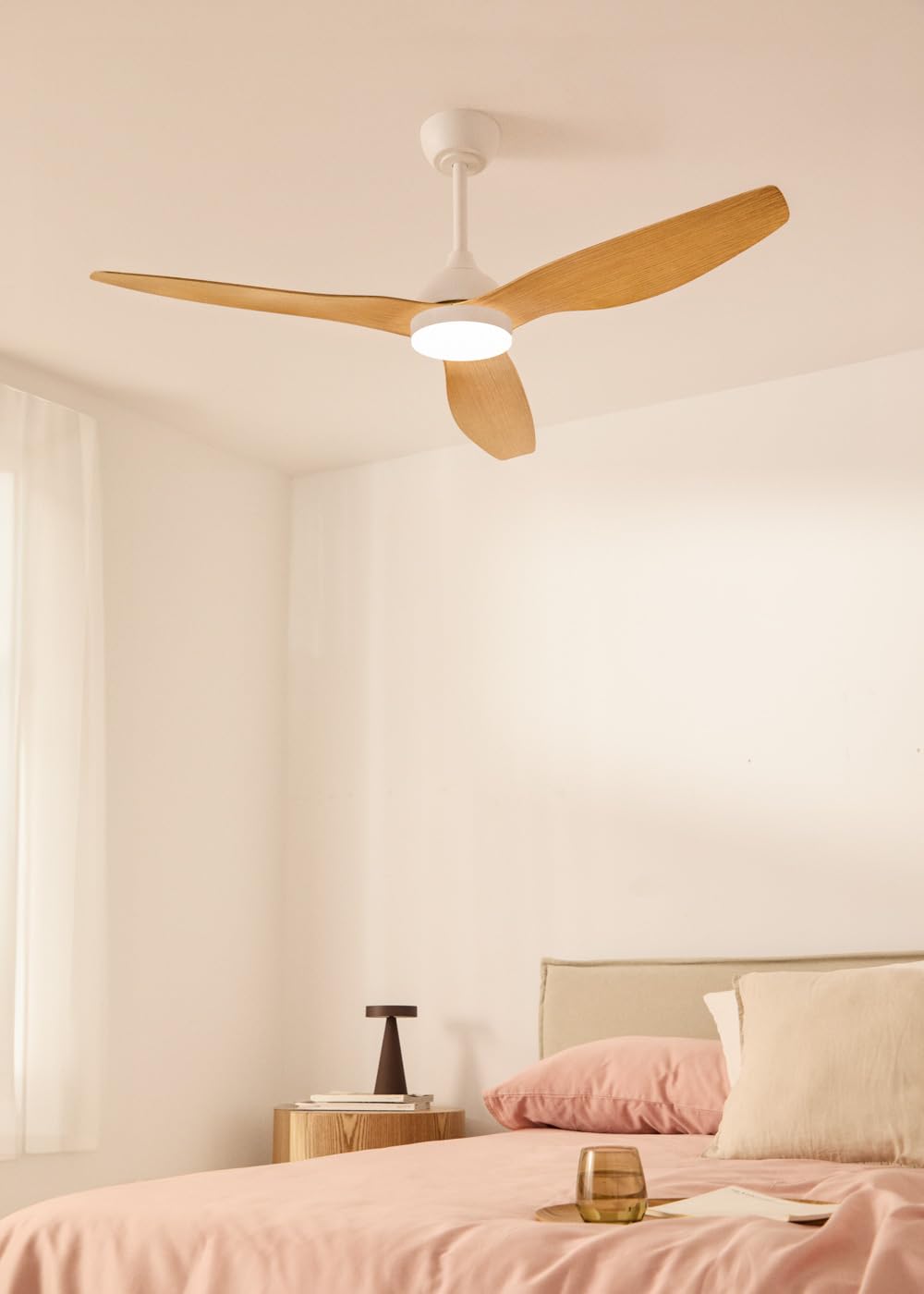 CREATE / WIND BALANCE/Ventilatore da soffitto con luce bianco effetto legno chiaro con telecomando / 40W, Silenzioso, Ø132 cm, funzione estate-inverno, luce LED 3 temperature
