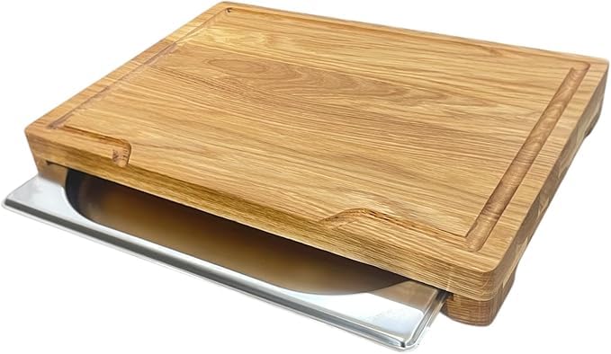 B4K® Schneidebrett Eiche mit Edelstahl Schublade – 37x27x4,2 cm | Küchenbrett mit Saftrinne, Auffangschale, Holzschneidebrett Massivholz, Stabiles Arbeitsbrett ca. 2kg