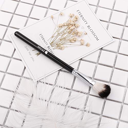 Ducare Fan Brush Highlighter Brush Fan Setting Makeup Brush Blending Helps Lock In Foundation And Concealer, 1Pcs Silvery & Black #TOP6