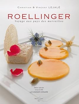 Hardcover Voyage aux pays des merveilles: Les parfums de l'enfance [French] Book