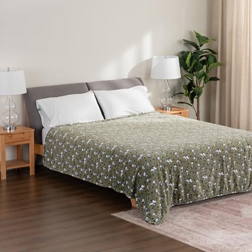 Image of Berkshire Blanket Peanuts VelvetLoft Cute Character Snoopy Plush Blanket,Loden Green,Twin 60 in x 90 in (Official Peanuts Product)