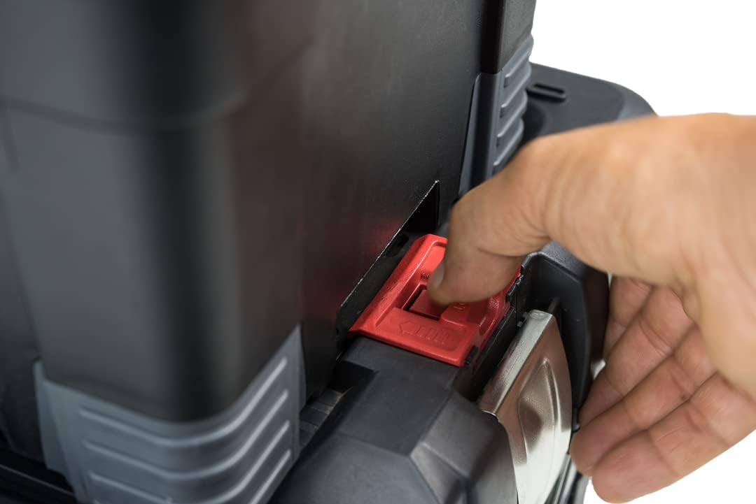 Close-up of the red latch mechanism on the Keter Master Pro Series Cart