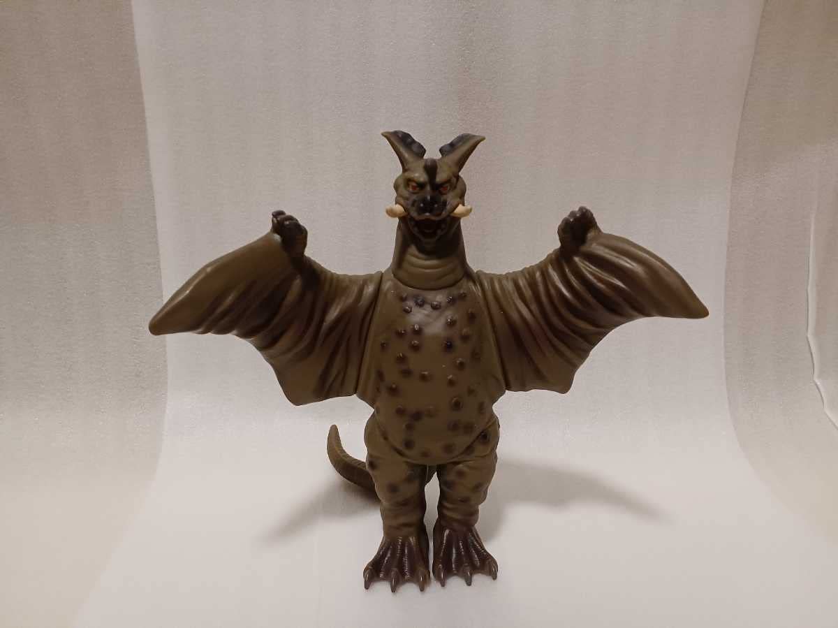 Amazon.co.jp: ウルトラマソ 怪獣 チャンドラー ソフビ タグなし
