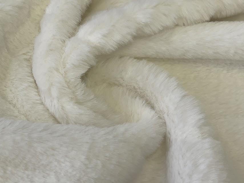 Tissu fausse fourrure pelée ivoire 10m pour création de plaid et costume