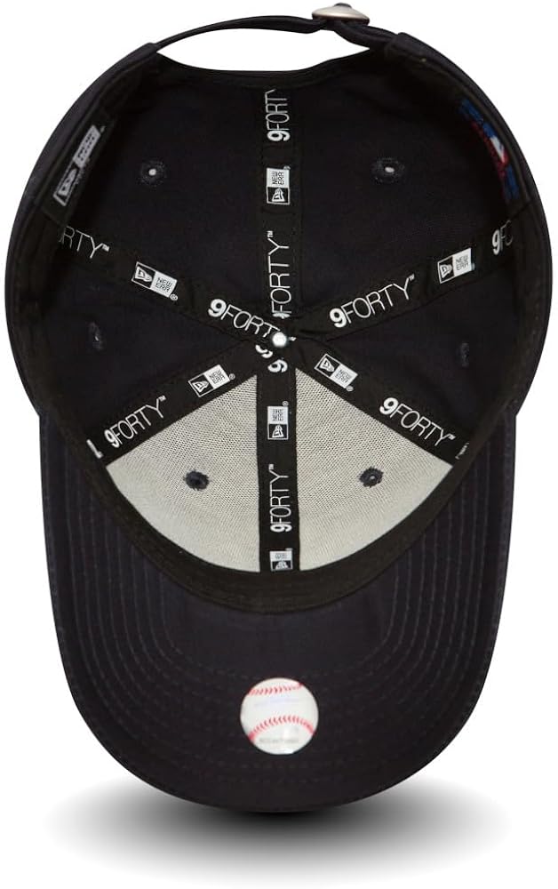 New Era Boys' New York Yankees, Navy, 52-54 : Amazon.ca: Sports
