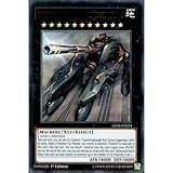 Texto de la tarjeta: 3 monstruos nivel 11. Una vez por turno, puedes Xyz Invocar "Superdreadnought Rail Cannon Juggernaut Liebe" utilizando 1 Rank 10 Machine Xyz Monster que controlas como material. (Transfiere sus materiales a esta tarjeta). Una vez por turno: puedes separar 1 material de esta tarjeta; esta tarjeta gana 2000 ATK/DEF, también otros monstruos que controlas no pueden atacar por el resto de este turno. Esta carta puede hacer una serie de ataques a monstruos durante cada fase de batalla igual al número de sus materiales +