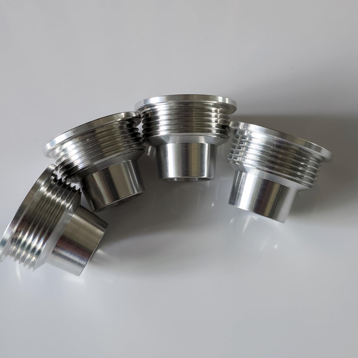 Upgrade Aluminum Fuel Injector Insert Cup Seat For Audi A4 1.8T 06B133555H 06B133555D Car Replacement Parts（4PCS）