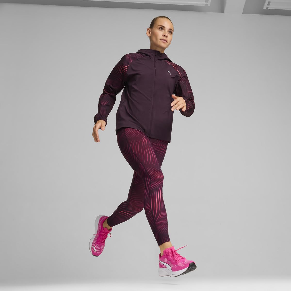 PUMA Run Favorite Aop Woven Jacket W Vestes tissées Femme (lot de 1)
