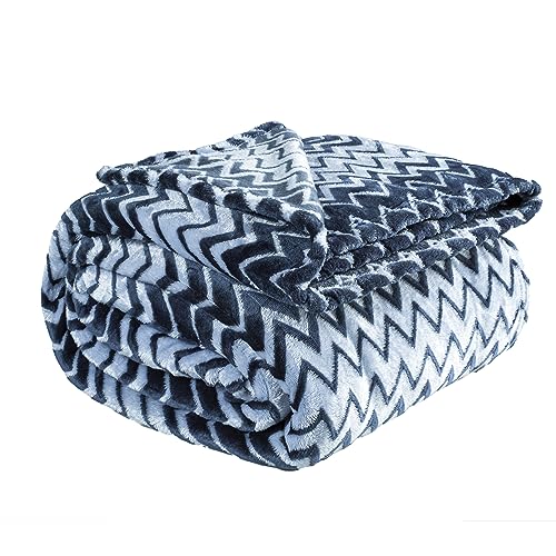 Image of Amazon Brand - Umi Premium Plush AC Blanket - Lightweight Luxurious Soft Zigzag Flannel Blanket, Super Soft Cozy and Comfy for Couch - (Single - 139 x 228 CM, Blue & Cream)| TC - 200