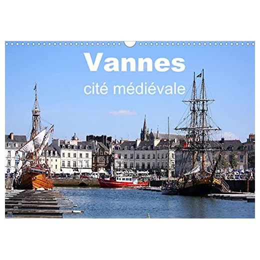 Vannes cité médiévale (Calendrier mural 2022 DIN A3 horizontal): Vue terrestre et aérienne de la ville de Vannes (Calendrier mensuel, 14 Pages )