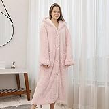 Este albornoz de estilo kimono es suave, absorbente y cómodo y está hecho con mezcla de polister de franela