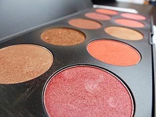 Home Comforts Lápiz labial de moda estilo roj...