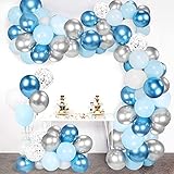 🍭【Macaron Blau Weiß Silber Confetti Luftballons Paket】16 Stück Metall Blau Luftballons;16 Stück Hellblau Luftballons;18 Stück Macaron Blau Luftballons;16 Stück Macaron Weiß Luftballons;18 Stück Metallic-Silber Luftballons;16 Stück Silber Confetti Luftballons.3 Rolle Ballonband,1 Rolle Luftballons Streifen + 1 Rolle Luftballons Klebepunkte,1 Stück Luftballon Knotenhilfe.