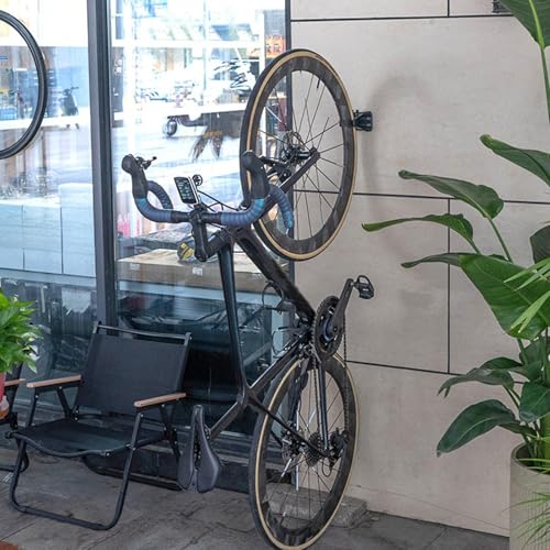 Soporte vertical de bicicletas para solucionar la falta de espacio en pisos pequeños 3