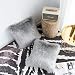 Produktbild Sweetwill 2 Stück Zierkissenbezüge 45 x 45 cm Grau, Deko Kissen Schaffell Lammfell Kunstfell Langhaar Zierkissen Kissenbezug Fellimitat Sofakissen Cuddly Kissen