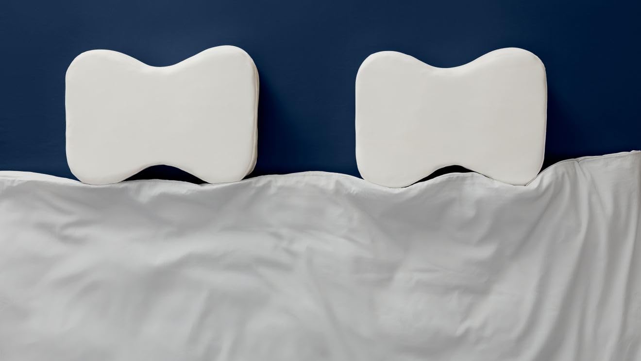 M LINE Athletic Pillow Orthopädisches Kissen mit 2X Kissenbezug (Ecru) – Seitenschläferkissen & Ergonomisches Kopfkissen – Schmetterlingskissen gegen Nackenschmerzen – Optimale Lüftung – 50 x 35 x 12