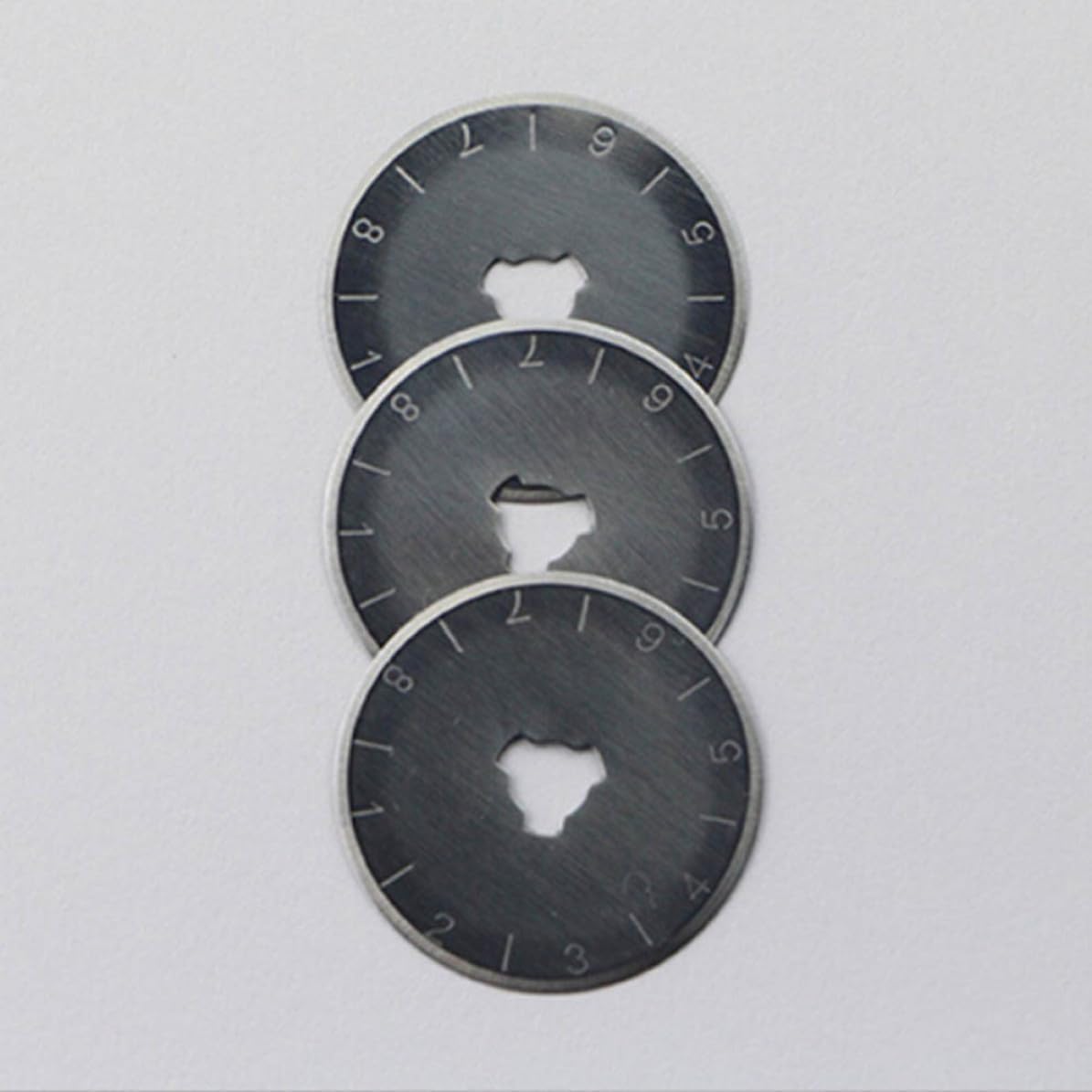 Rotary Cutter Replacement Blades 5pcs with Storage Case 28mm