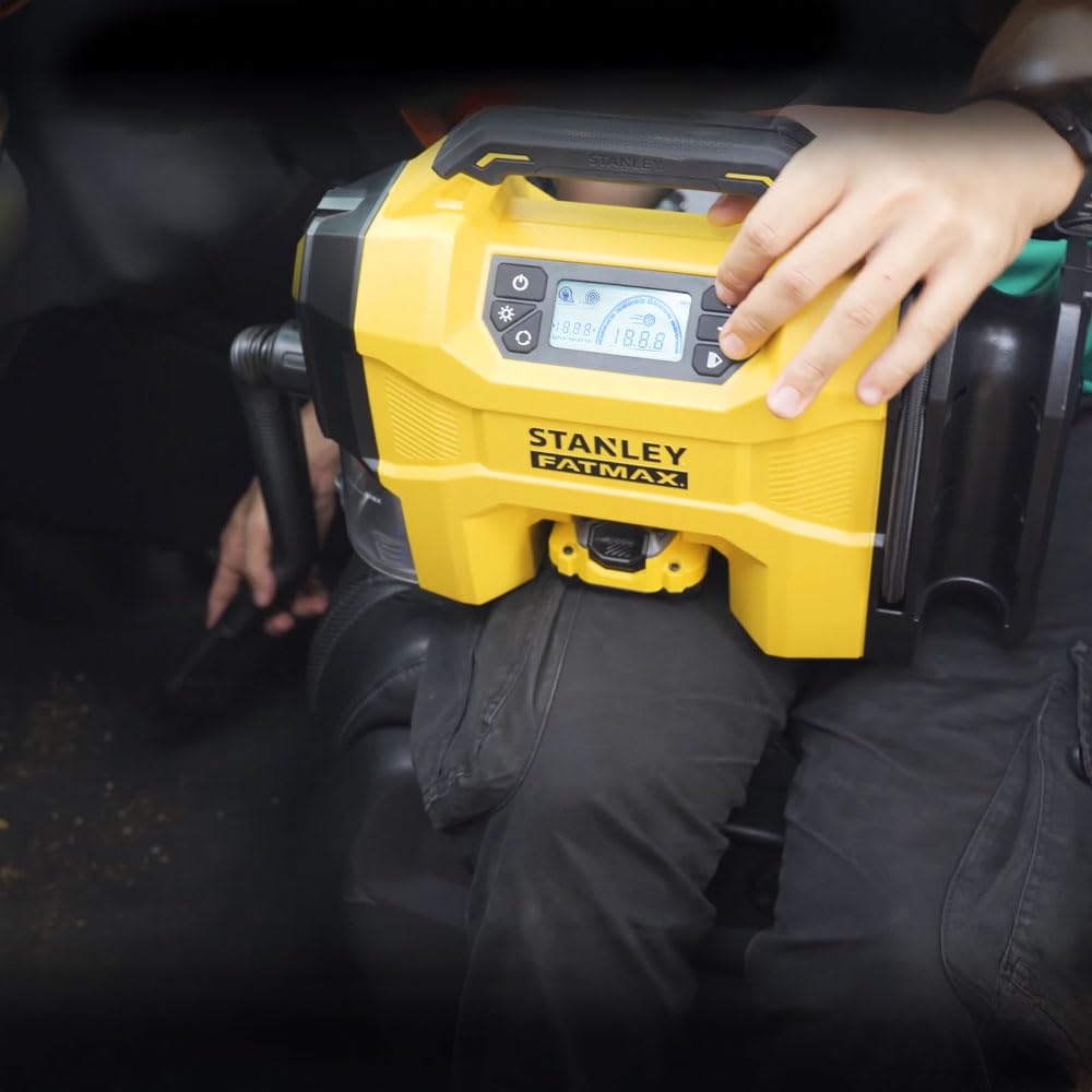 STANLEY SXVI02001 12Volt/18Volt 160 PSI Dijital Basınç Göstergeli Lastik & Yatak Şişirme Pompası + Araç Süpürgesi + Led Lamba (Akü Dahil Değildir)