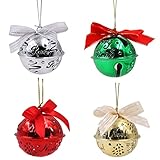 🎄 【Diseño】 Nuestros adornos de campanas navideñas no solo tienen la apariencia exquisita de campanas artesanales, sino también lazos rojos clásicos y bayas de acebo; la hermosa combinación lo convierte en una decoración muy atractiva para fiestas navideñas que puede llamar la atención de inmediato.