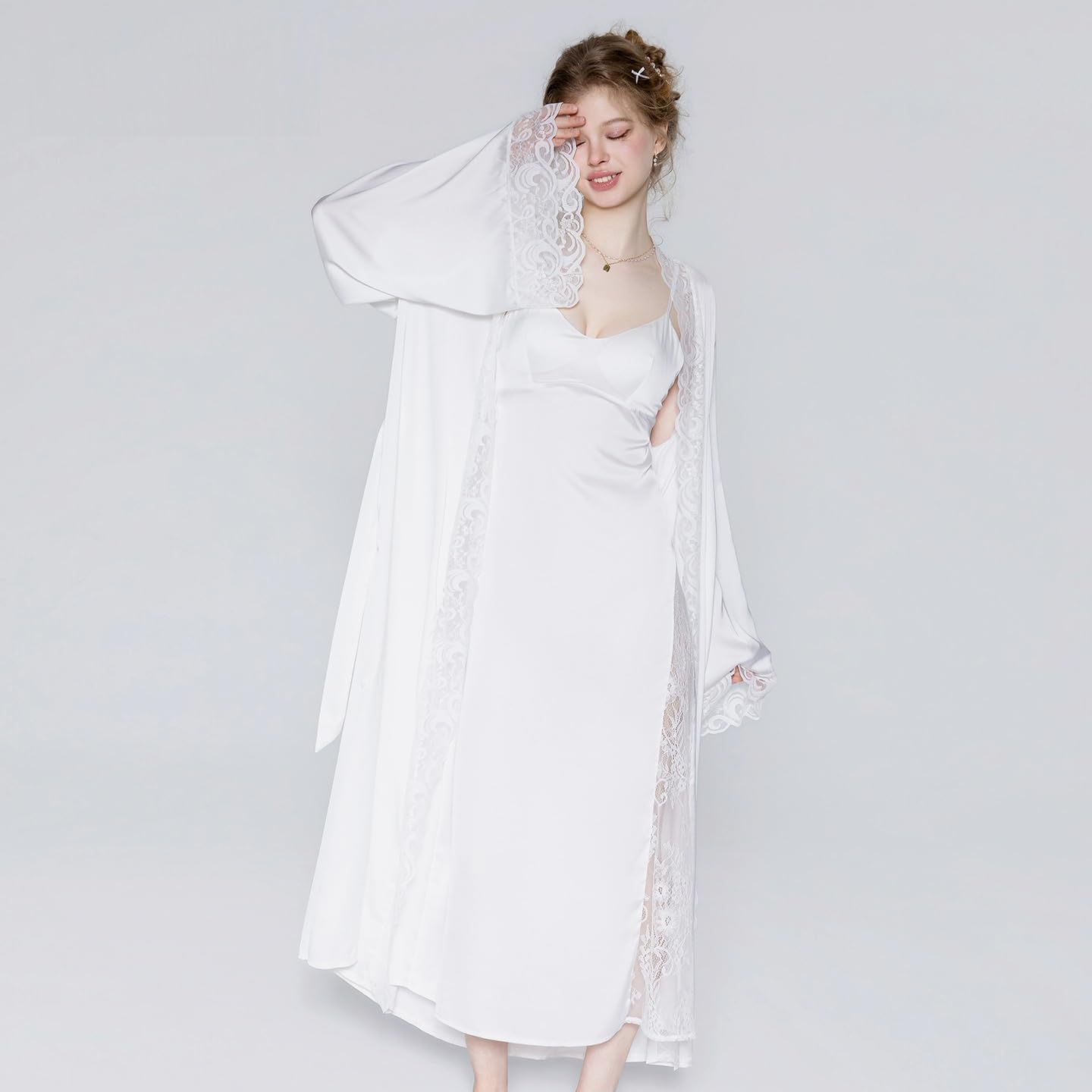 Accappatoio Kimono Completo Elegante da Notte E Vestaglia in Raso E Pizzo Trasparente, Lunghezza al Ginocchio.