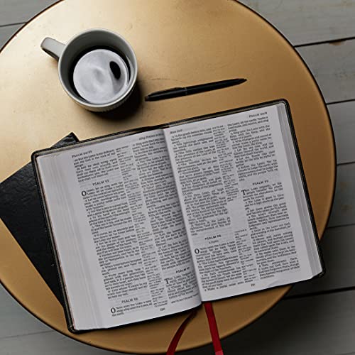 KJV, Deluxe Reference Bible, Giant Print, Imitation Leather, Black, Red Letter Edition: King James V