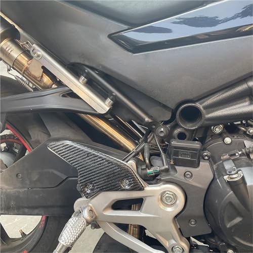 Protector de talón CFMOTO 450SR que soluciona los roces de botas con la cadena 2