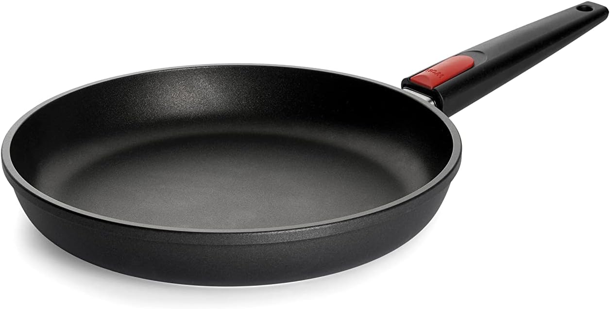 Woll Nowo Titanium flat pan, diameter 28 cm, 5 cm high, with removable handle - suitable for ceramic, gas, electric, halogen - not suitable for induction, cast aluminium, non-stick coating