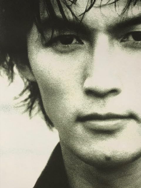 B'z 稲葉浩志 1stシングル 遠くまで B2サイズ告知ポスター 1998年 Amazon.co.jp: 稲葉浩志 B'z B2 告知 ポスター 遠くまで : おもちゃ