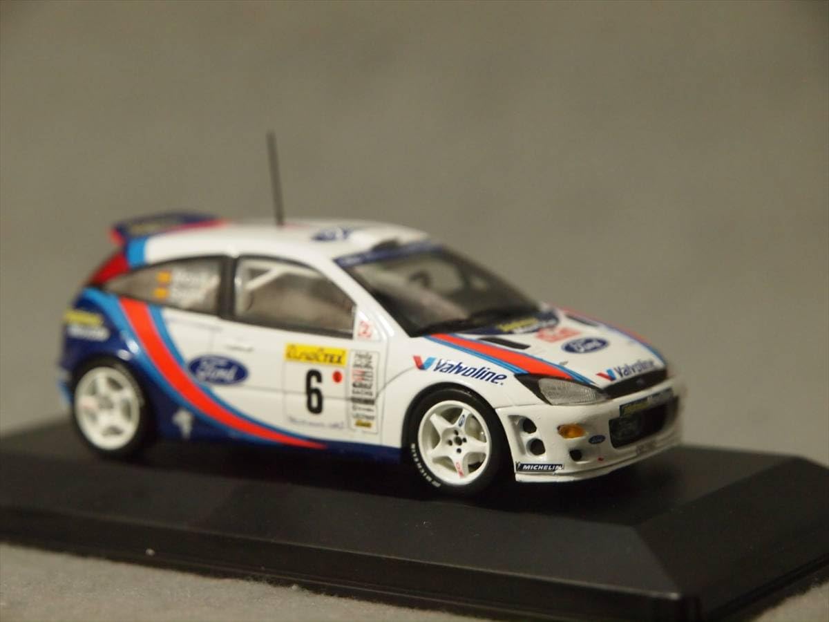 新品　ミニカー　1/43『Ford Focus 2000 GHIA』シルバー Amazon.co.jp: Ford Focus WRC 2000 Monte Carlo Rally #6 Carlos