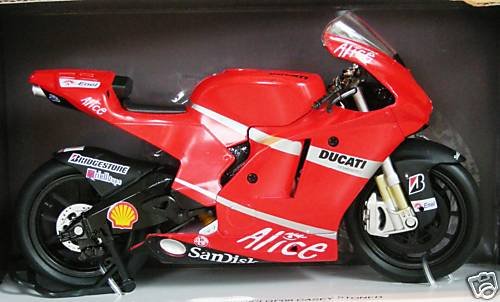 New ray 43353 - ducati gp08 casey stoner 1-12