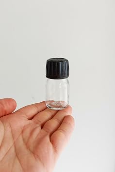 30 ml Sızdırmaz Kapaklı Şeffaf Shot Şişesi 30 Cc Ginger Şat Beyaz Cam Şişe 6 Adet (Kilitli Plastik Siyah Kapak)