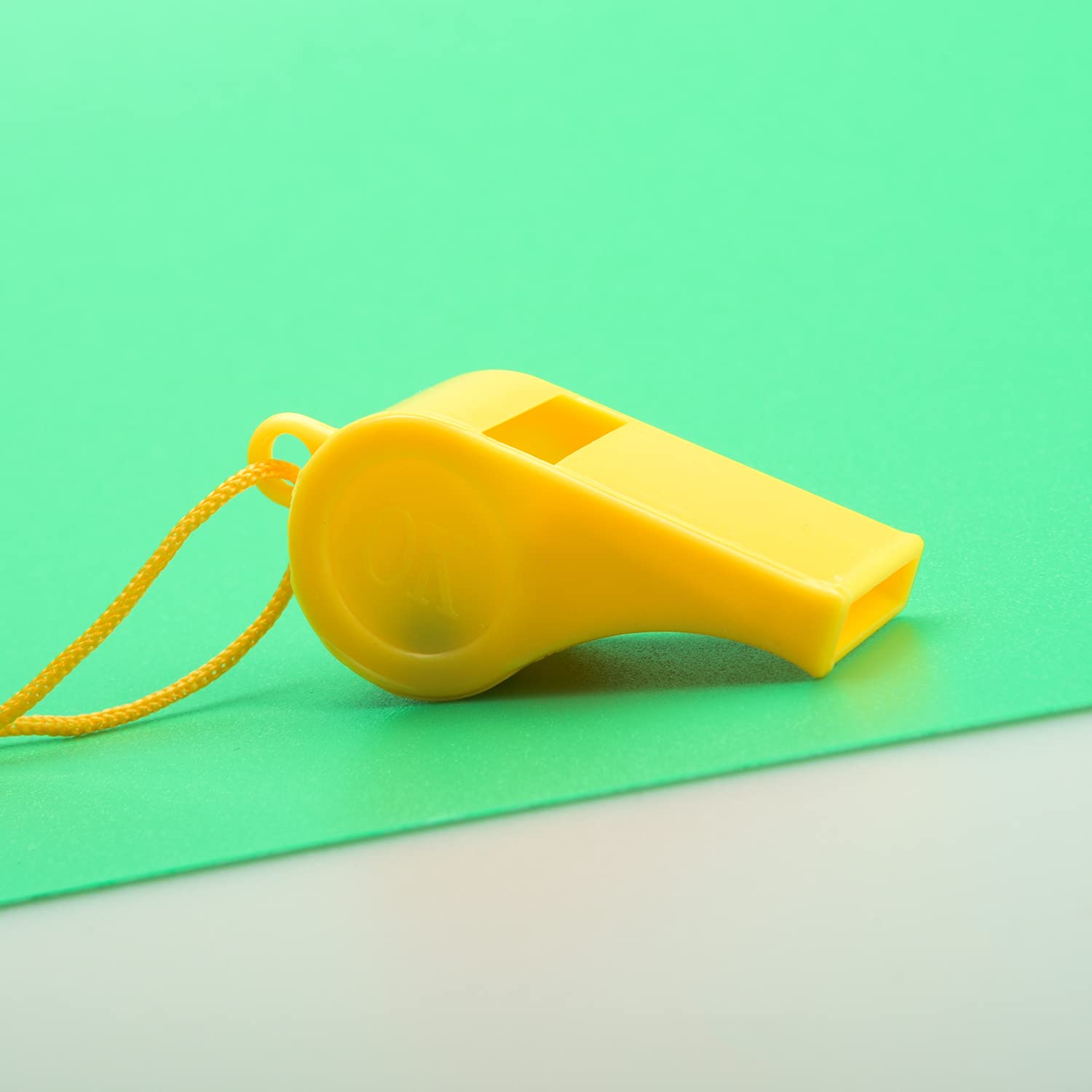 12 Fischietti Sportivi In Plastica Con Cordino - Forte E Nitido, Per Allenatori, Arbitri, Bagnini E Insegnanti - Colore Nero