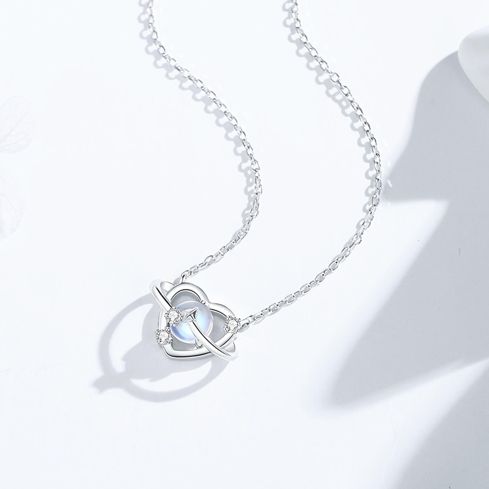 Collana in oro bianco 9 K 375 con pietra di luna, ciondolo a forma di cuore, pianeta e stella, 45 cm