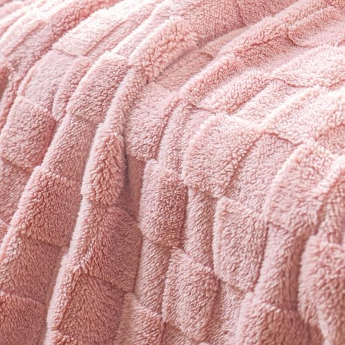 Exclusivo Mezcla 3D Checkered Fleece Throw Blanket for Couch, Pink by Exclusivo Mezcla - Used condition - Image 6