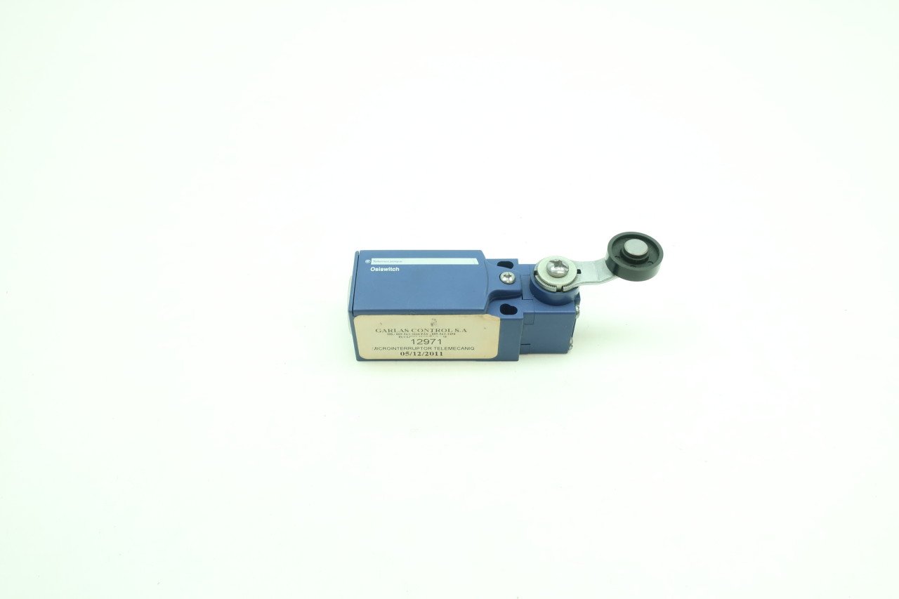 TELEMECANIQUE XCKN2118G11 Limit Switch 240V-AC D618187: Amazon.com
