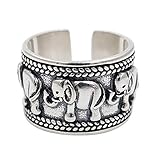 Verzierungen nicht übereinander stapeln, die Oberfläche kann durch Kollision zerkratzt werden.