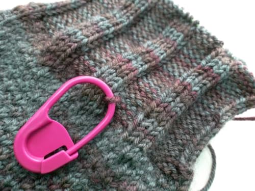 Image of 130Pcs Standard & Large Jumbo Locking Stitch Markers for Crocheting Knitting,Plastic Safety Pin Yarn Crochet Hooks Stitch Marker,Crochet Markers Clips Row Stitch Counter 2 Sizes (Assorted Color)