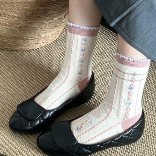 Image of 5 Pair Cute White Ruffle Ankle Socks - Women's Cottagecore Floral Crew Socks in Japanese Aesthetic Cotton