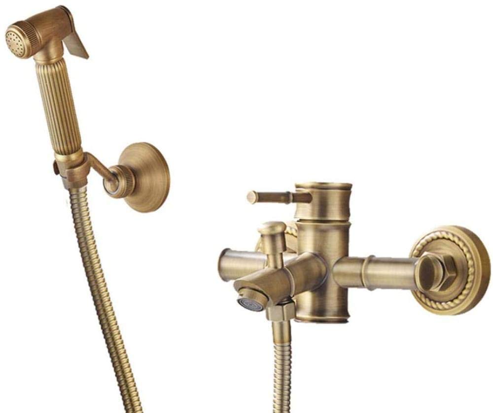 Baignoire de salle de bains vintage avec douche effet pluie pour un rituel relaxant