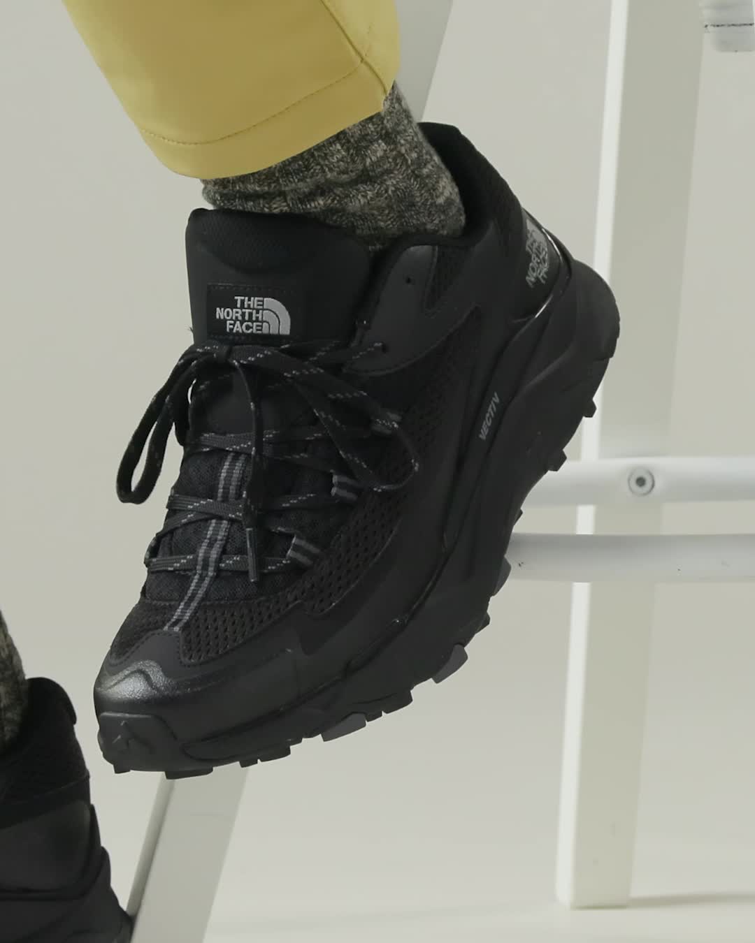 Amazon | [ザノースフェイス] トレッキングシューズ Vectiv Taraval